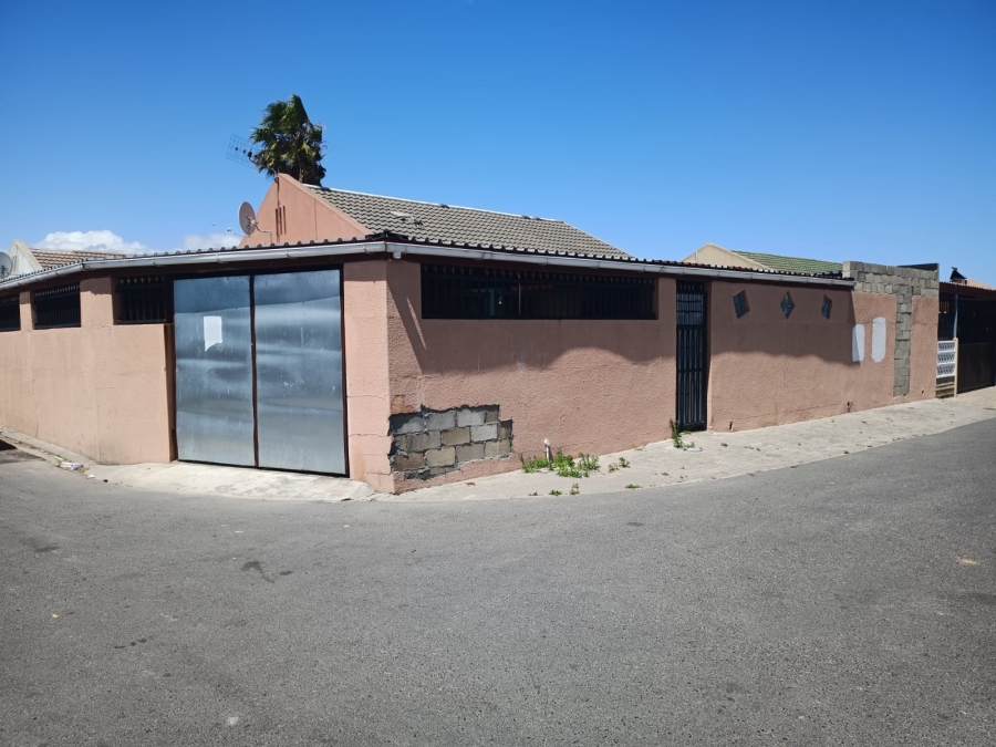 4 Bedroom Property for Sale in Park Village Western Cape